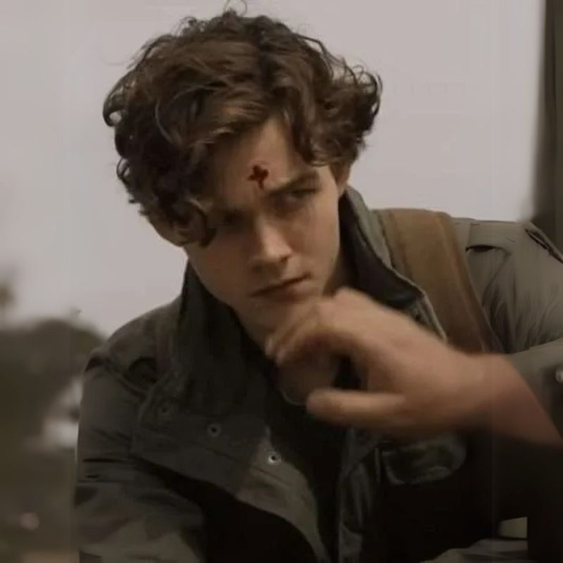 Levi Miller Kraven Green Cotton Jacket the Hunter 2024 
